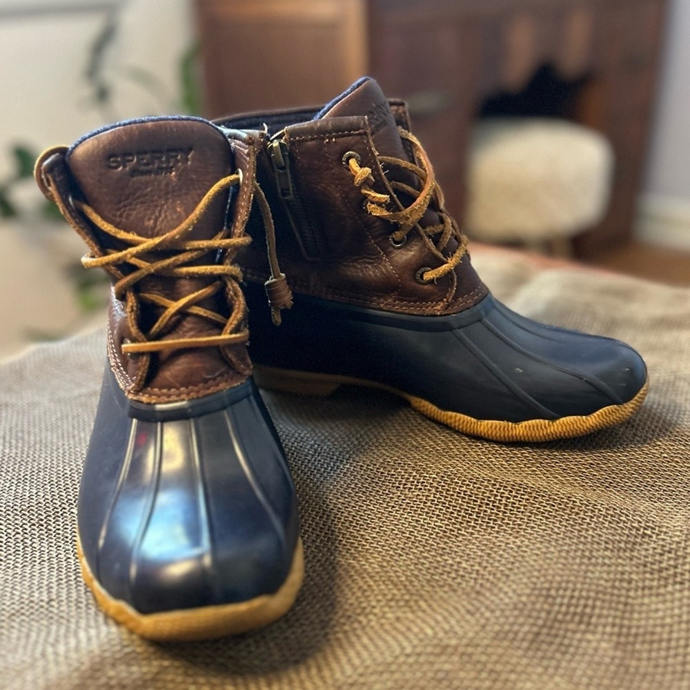 Navy Sperry Saltwater Duck Boot Waterproof Leather Navy Brown 6M Womens